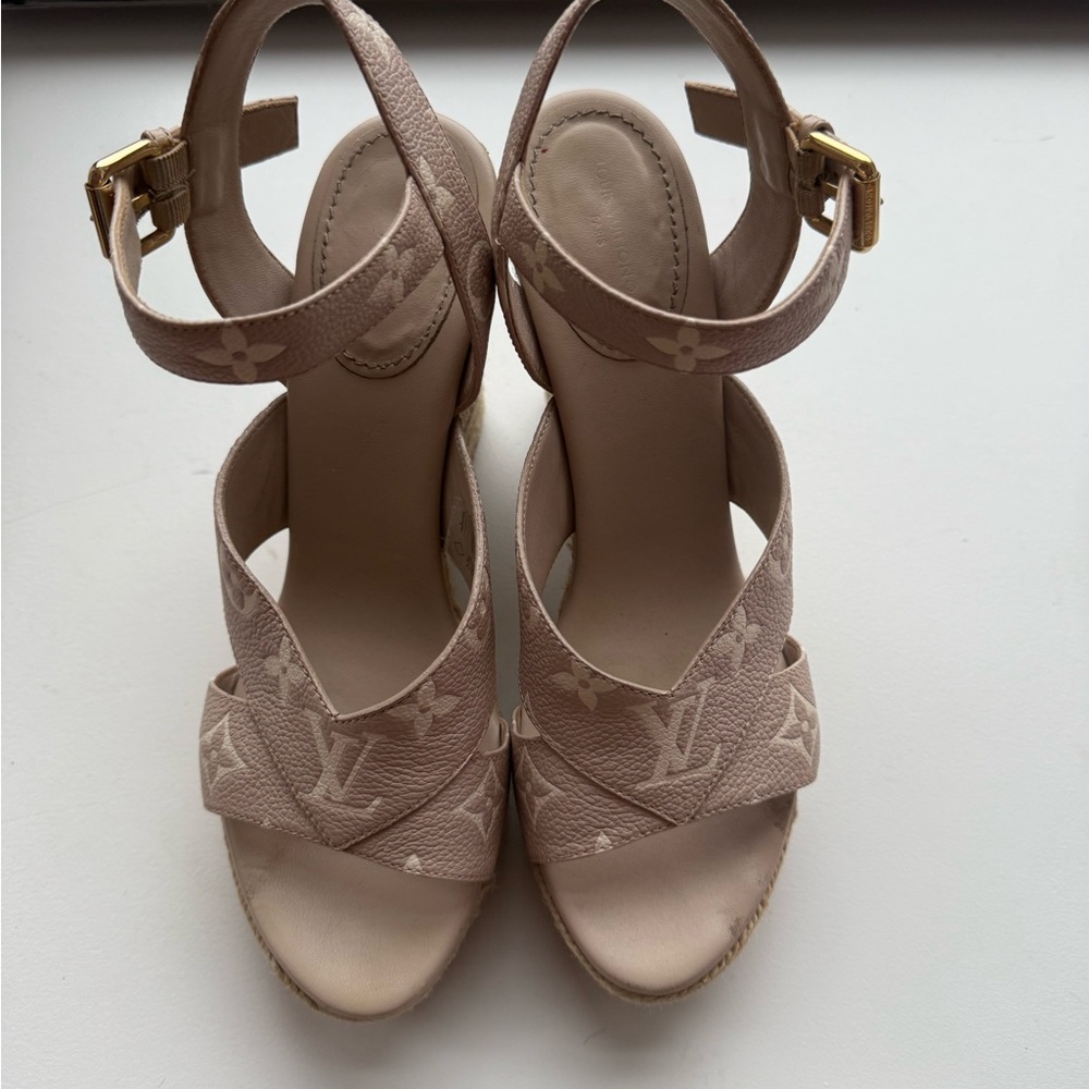 Louis Vuitton Elegant Beige Designer Wedge Sandals - Picture 2 of 5